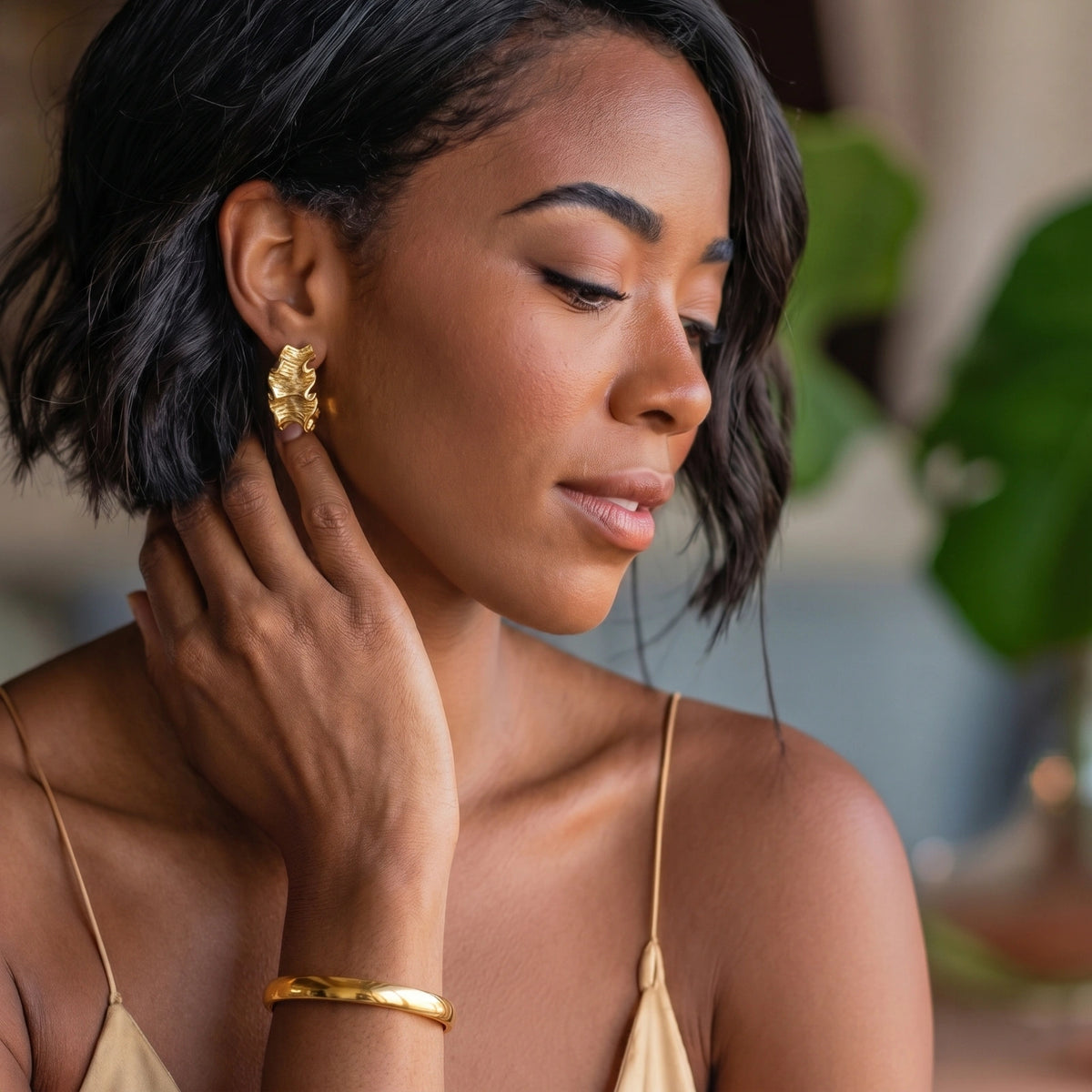 Bold Hinge Bangle by Perlemor