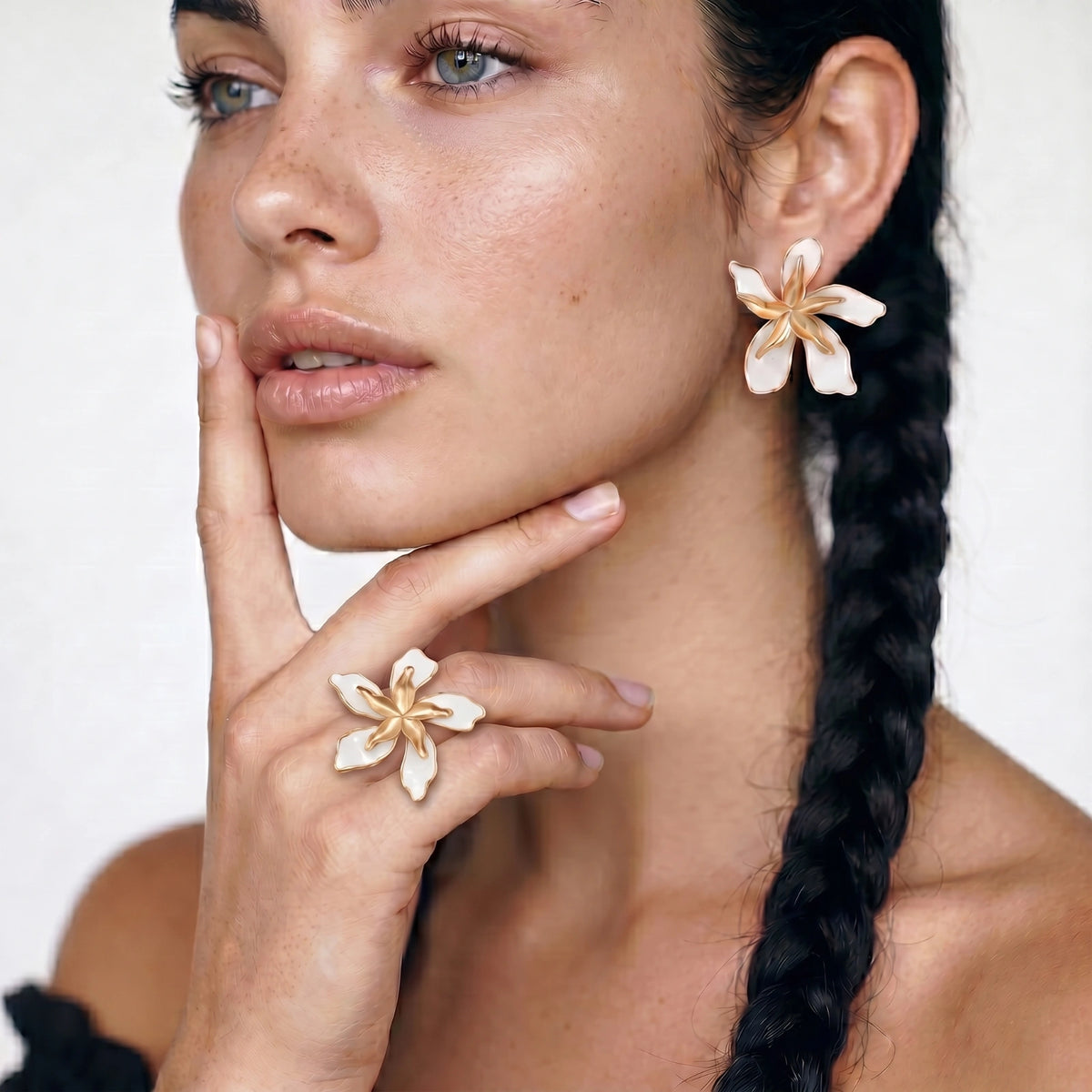 Lily Bloom Ring by Perlemor