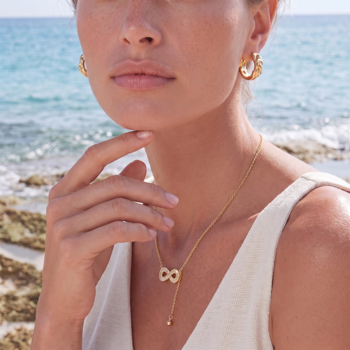 Infinity Sparkle Necklace by Perlemor