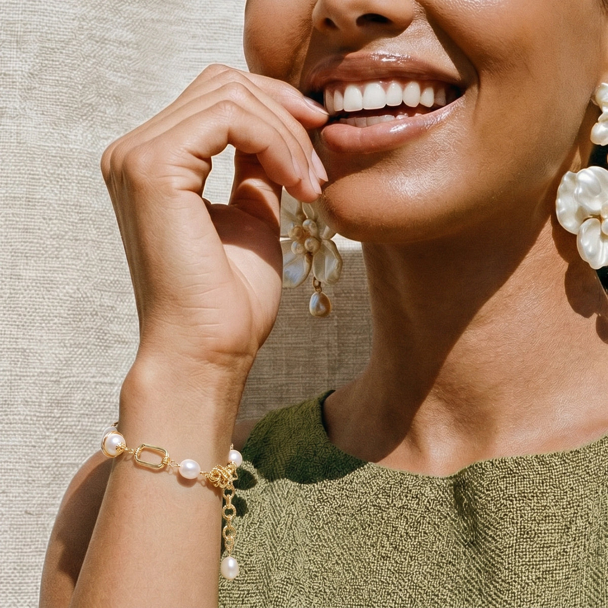Golden Pearl Chain Bracelet by Perlemor