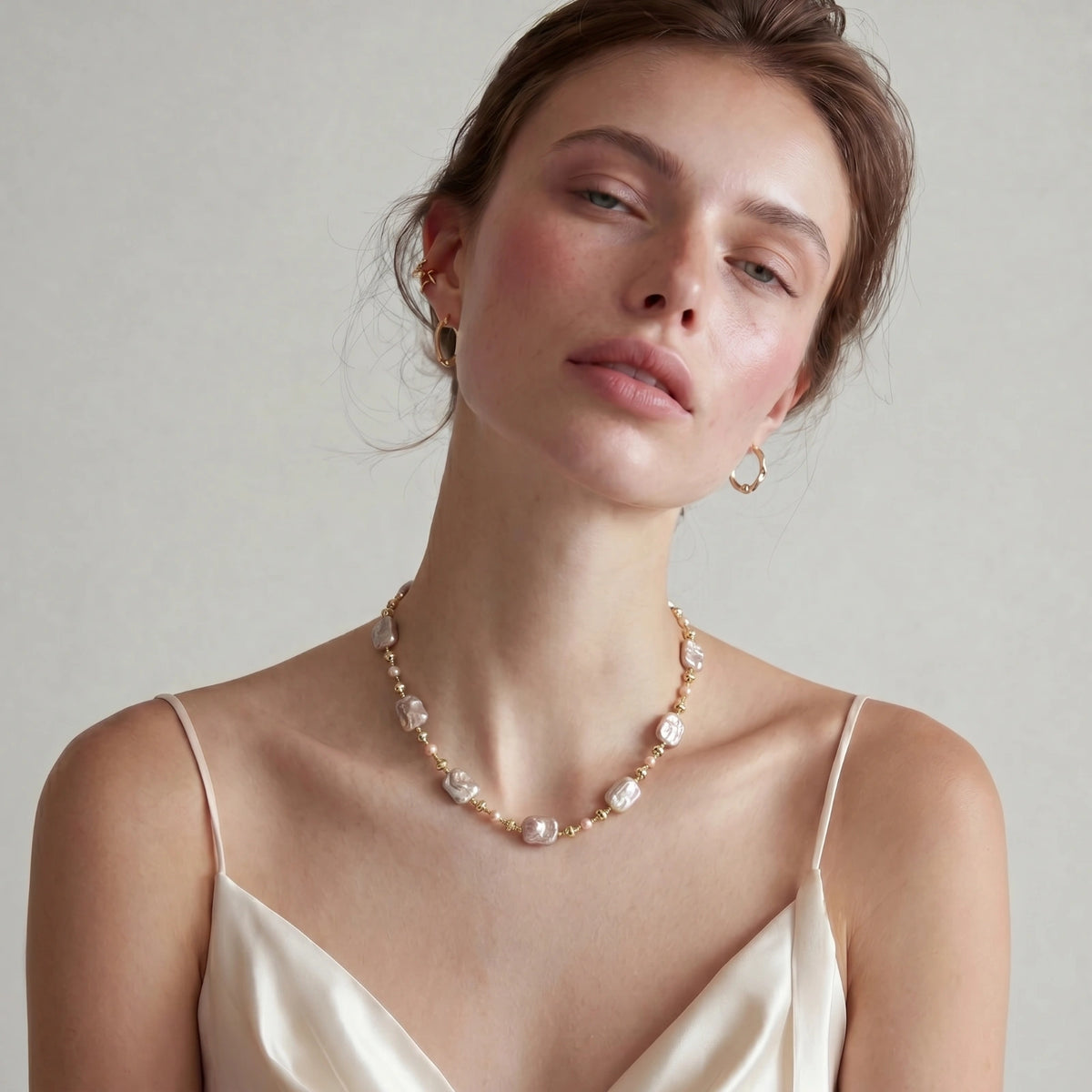 Iridescent Pearl Chain by Perlemor